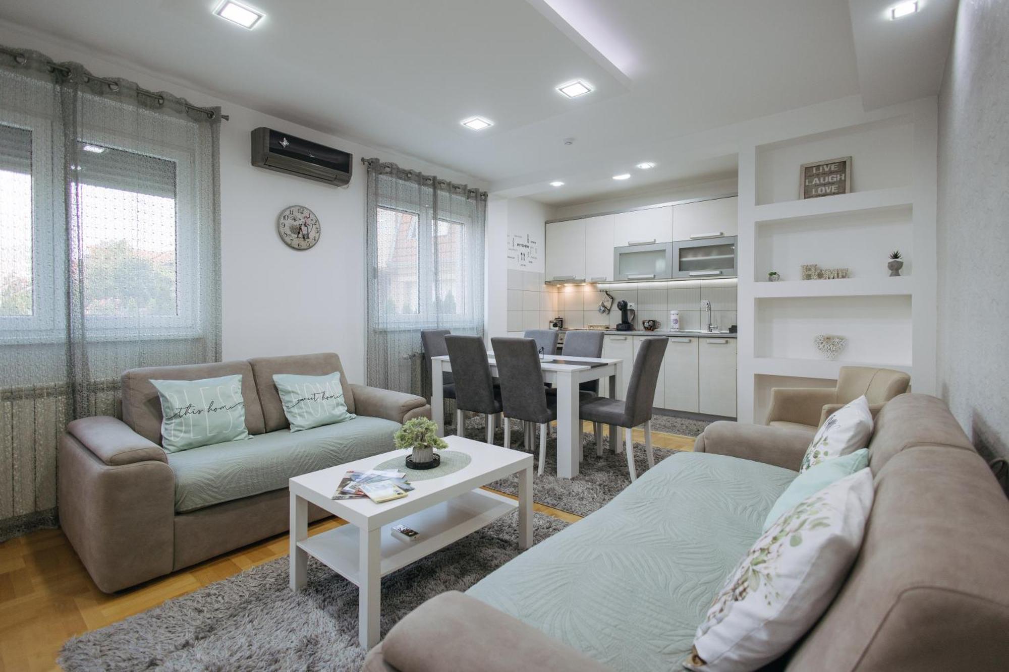 Vukota Apartment *
